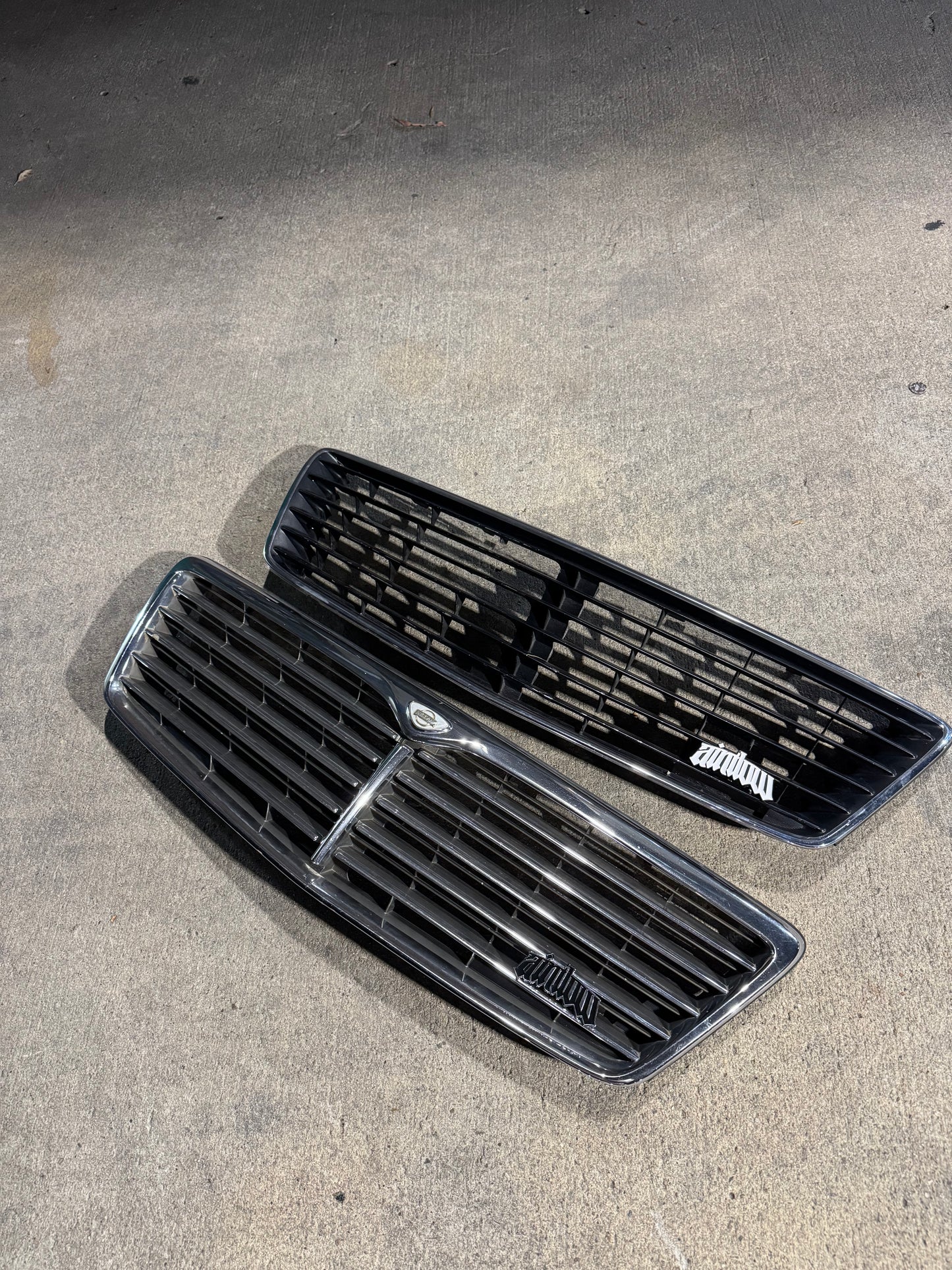 METAL GRILL BADGES